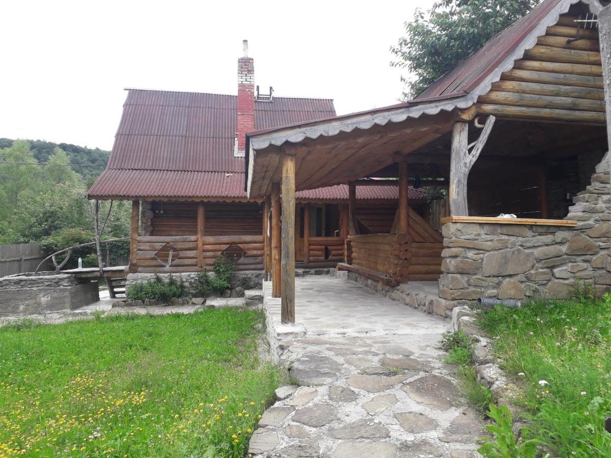 "Бджілка" І " Садиба Для Відпочинку" Lyuta Esterno foto