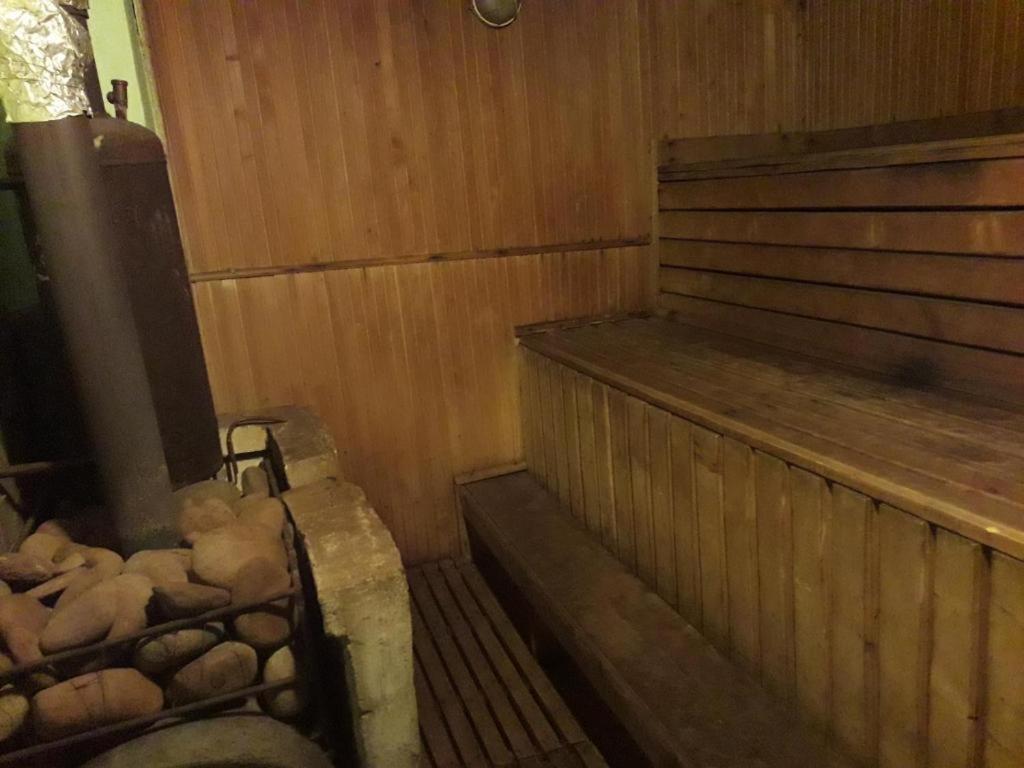 "Бджілка" І " Садиба Для Відпочинку" Lyuta Esterno foto